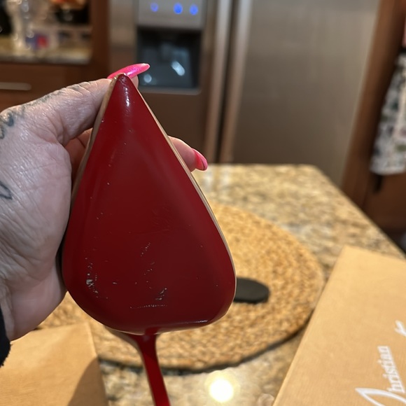 Red bottoms - Picture 5 of 6